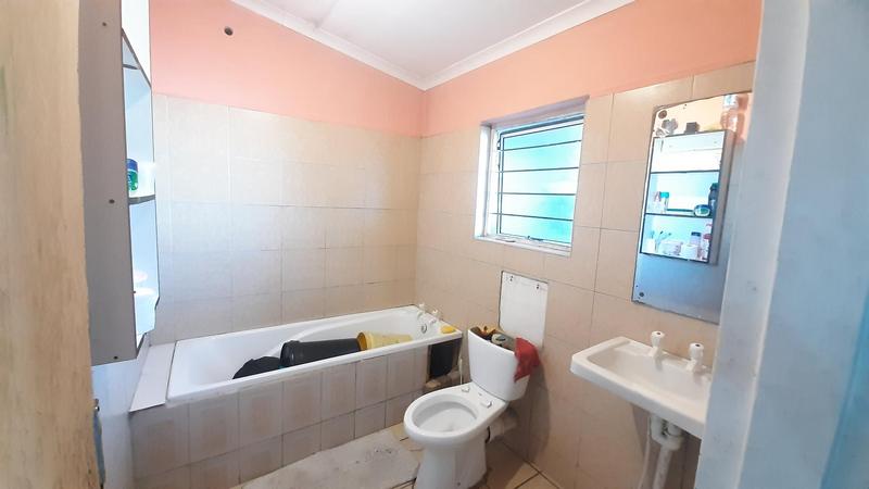2 Bedroom Property for Sale in Blackheath Industrial Western Cape